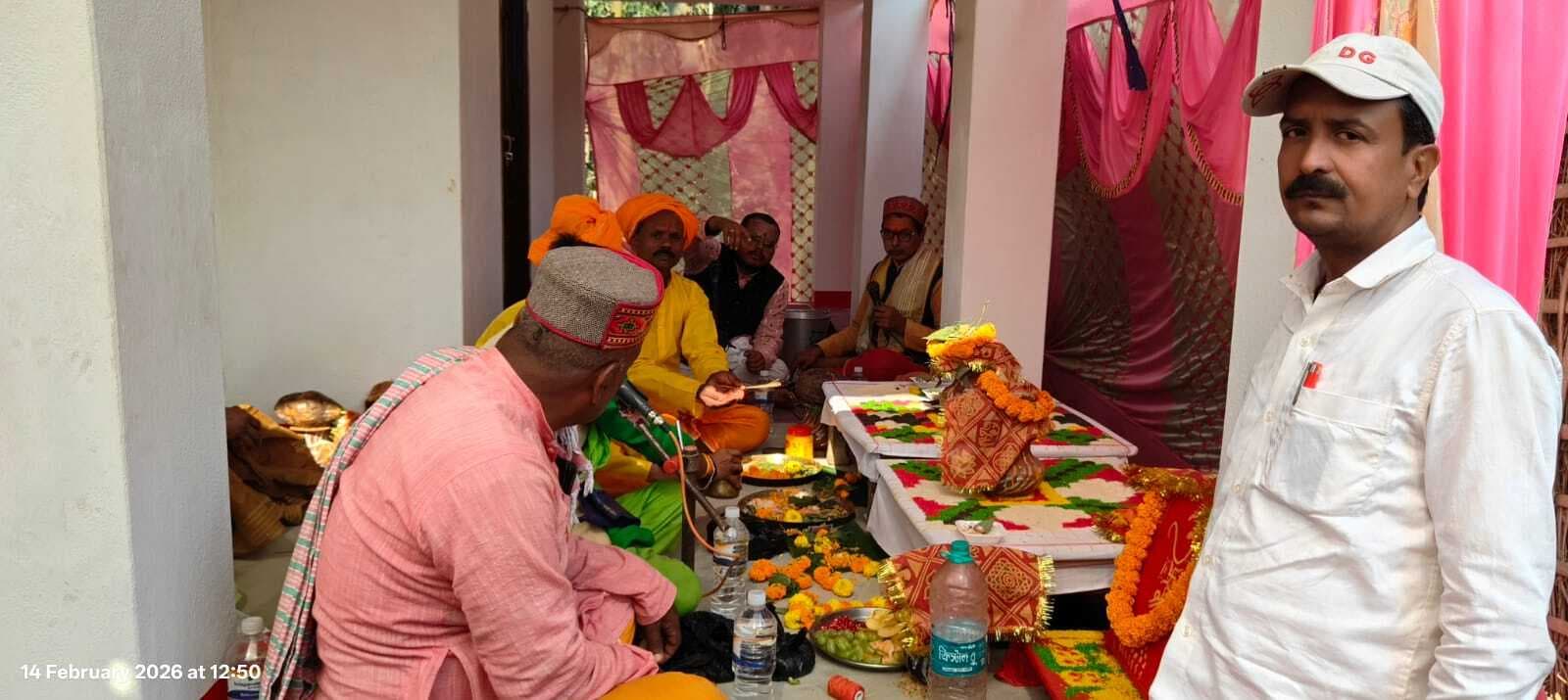 नवनिर्मित मंदिर में शिवलिंग स्थापना को ले अनुष्ठान शुरू