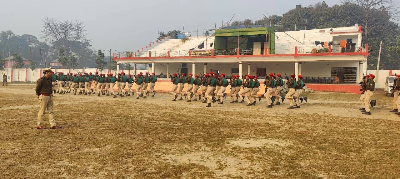 सिपाही प्रशिक्षण का एसपी ने लिया जायजा, सिखाया अनुशासन का पाठ