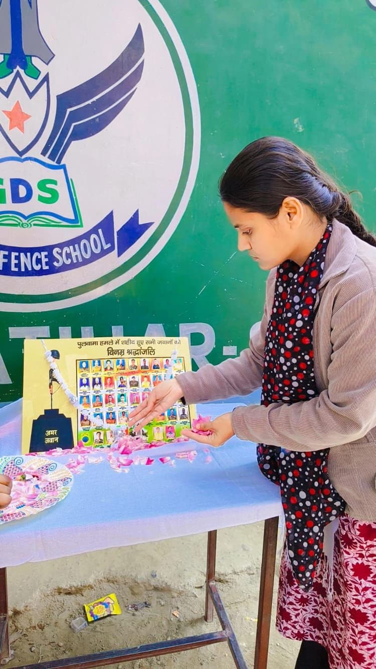 गैप डिफेंस स्कूल के छात्रों ने पुलवामा के शहीद को याद किया