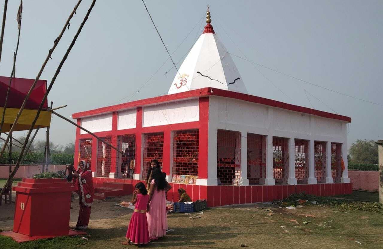 डूमर का ऐतिहासिक बोधेश्वर नाथ शिव मंदिर बना श्रद्धा का संगम स्थल