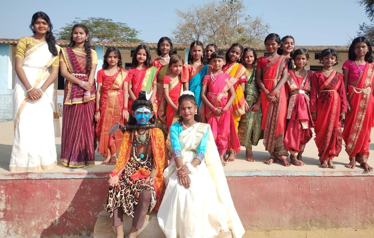 बच्चों ने पेश की शिव महिमा की नाट्य प्रस्तुति