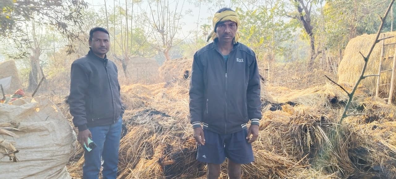 धान चाकी में आग लगने से फसल राख