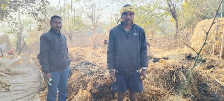 धान चाकी में आग लगने से फसल राख