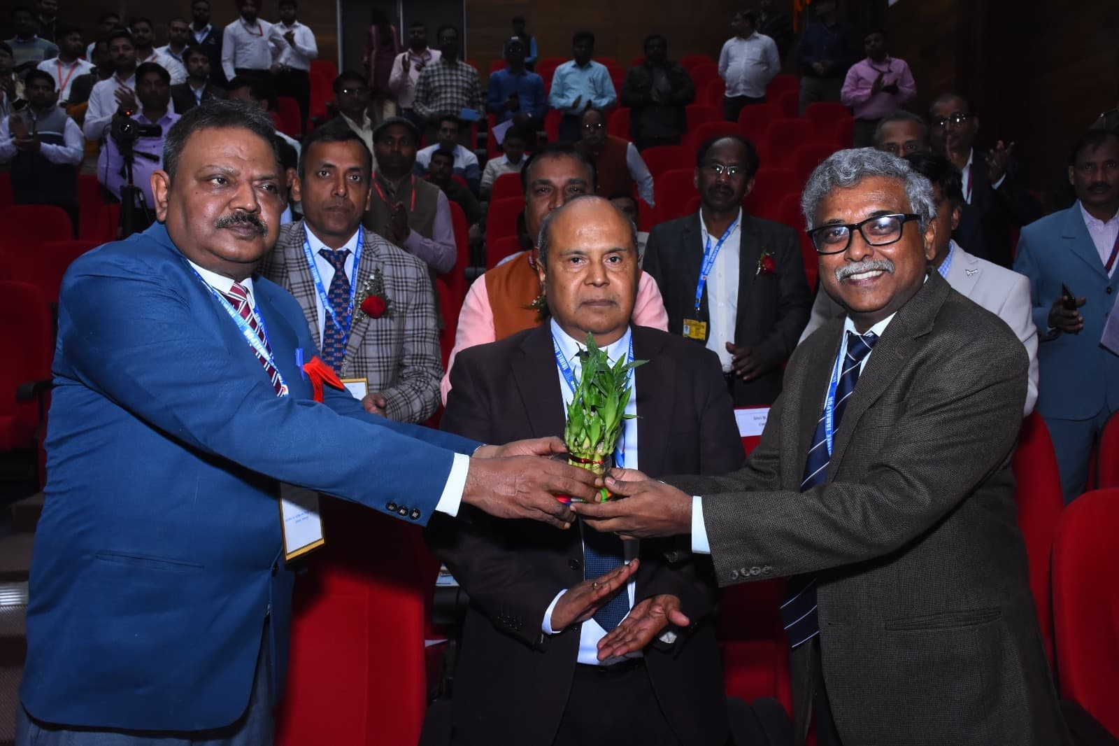 आधुनिक रेल प्रणालियों के तकनीकी नवाचार में इंजीनियरों की बदलती भूमिका महत्वपूर्ण