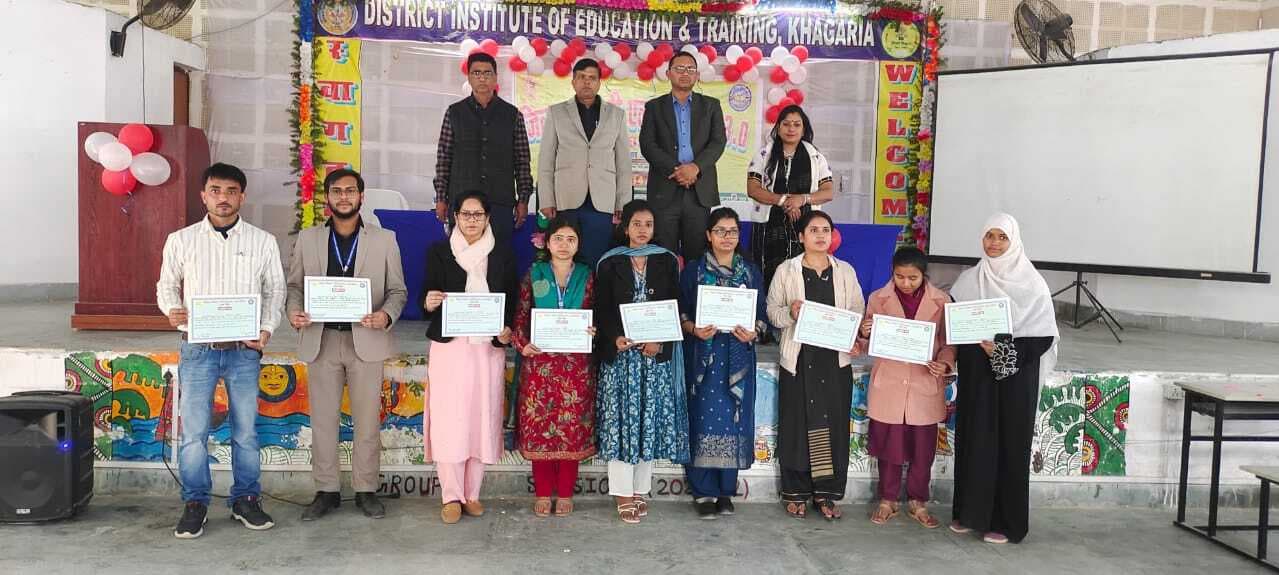 शिक्षकों ने अपने-अपने विषयों के शिक्षण साम्रगी का किया प्रदर्शन