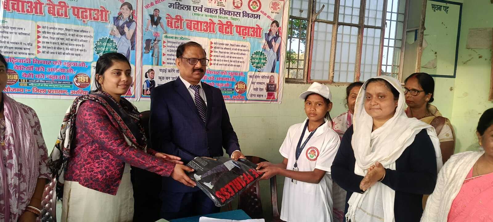 प्रतियोगिता में सफल छात्राओं को किया सम्मानित