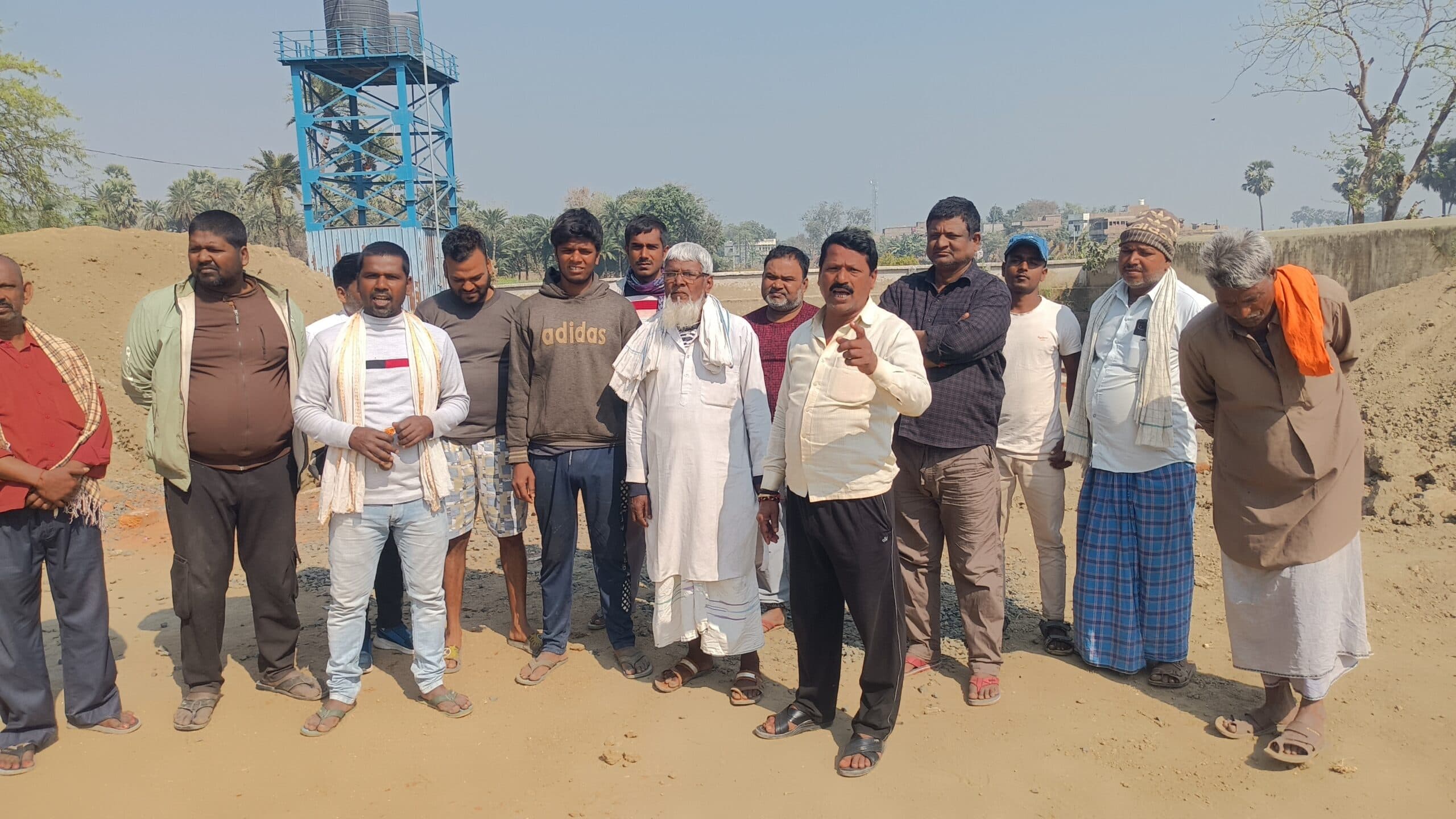 अस्पताल की जमीन पर पंचायत सरकार भवन निर्माण का विरोध