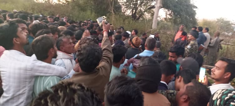 Giridih News :लापता किशोर का शव नौलखा डैम के पास मिला