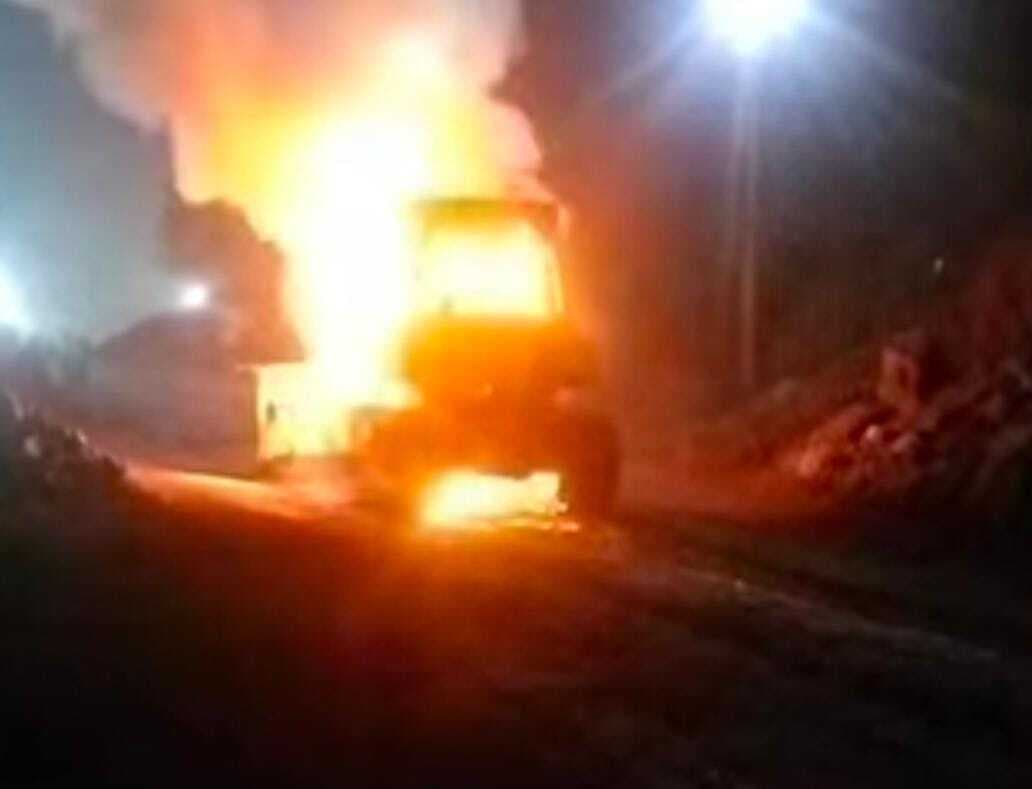 Bokaro News : डोजर में लगी आग, चालक ने कूद कर बचायी जान