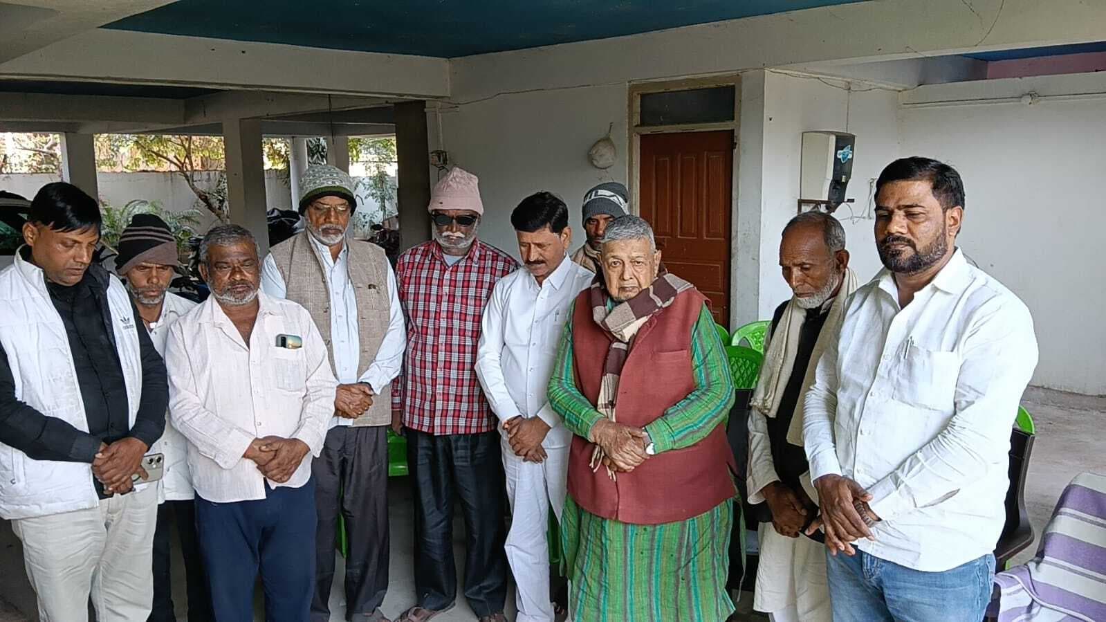 डीलर एसोसिएशन के प्रखंड अध्यक्ष के निधन पर शोकसभा