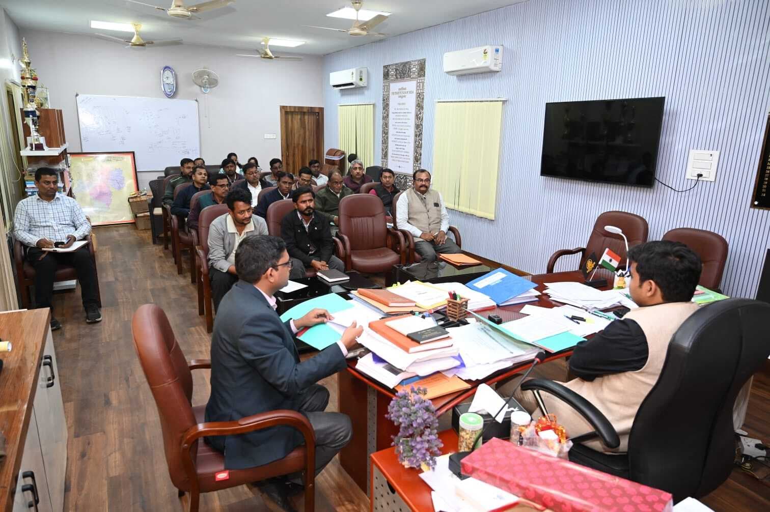 कृषि योजनाओं की प्रगति की उपायुक्त ने की समीक्षा