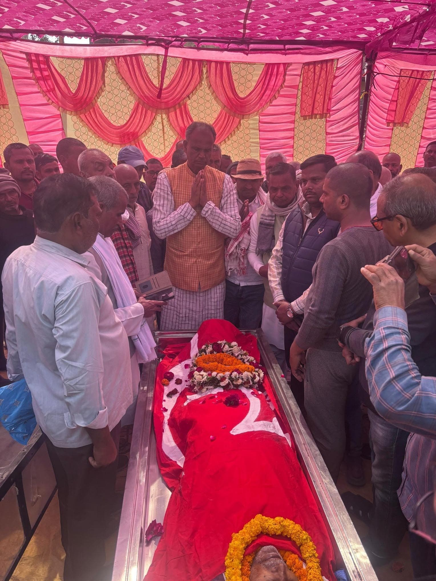 दिवंगत कामरेड प्रमोद शर्मा का पार्थिव शरीर पहुंचा सहूर