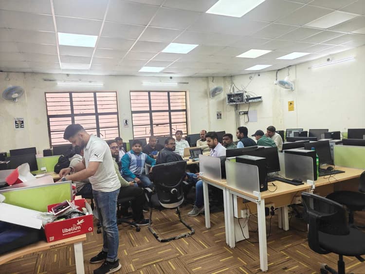 इंटरनेट ऑफ थिंग्स व एआई पर दिया गया हेंड्स ऑन प्रशिक्षण