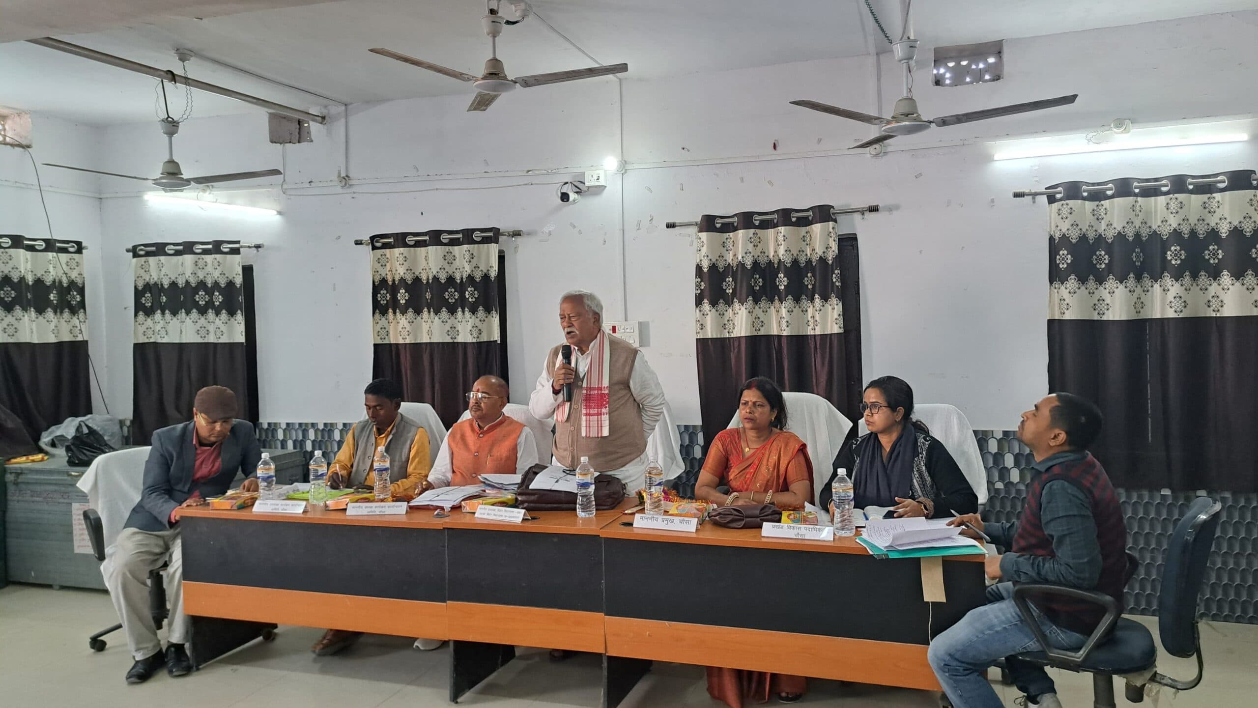 बीस सूत्री बैठक- स्वास्थ्य एवं बिजली का छाया रहा मुद्दा