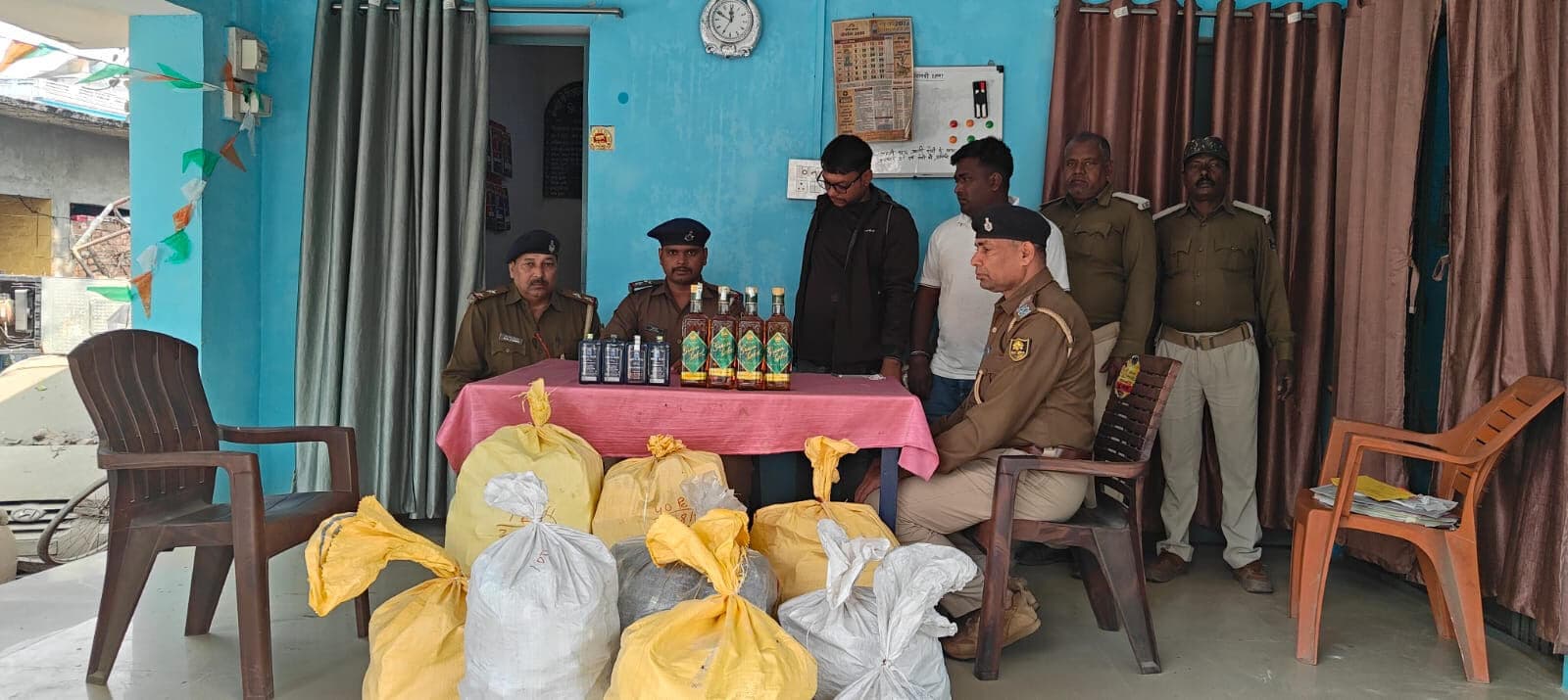 192 लीटर शराब के साथ दो तस्कर गिरफ्तार