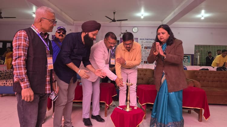 टेबल टेनिस टूर्नामेंट का उद्घाटन