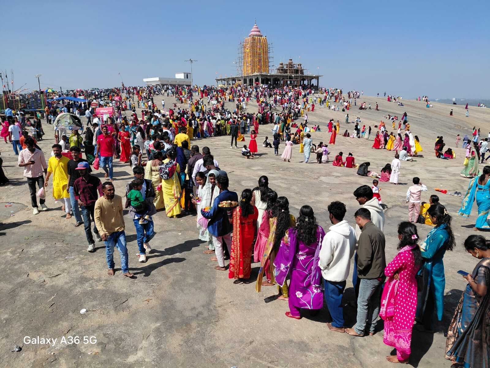 शिवलोक धाम मरासिल्ली पहाड़ पर उमड़ा जनसैलाब