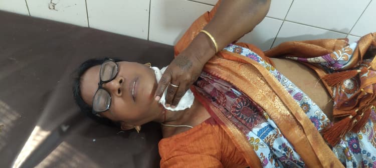 Chaibasa News : पतंग के धागे से महिला रेलकर्मी का गला कटा, भतीजी भी घायल