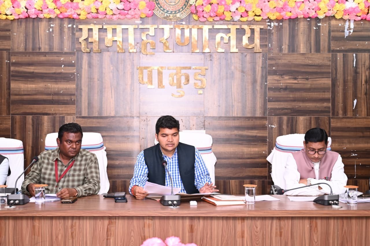 चुनाव : 20 तक मतदाता पर्ची का शत-प्रतिशत वितरण करें: डीसी