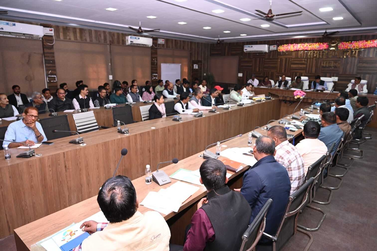 चुनावी बंडलों की अंदरुनी जांच करें, न हो लापरवाही : डीसी