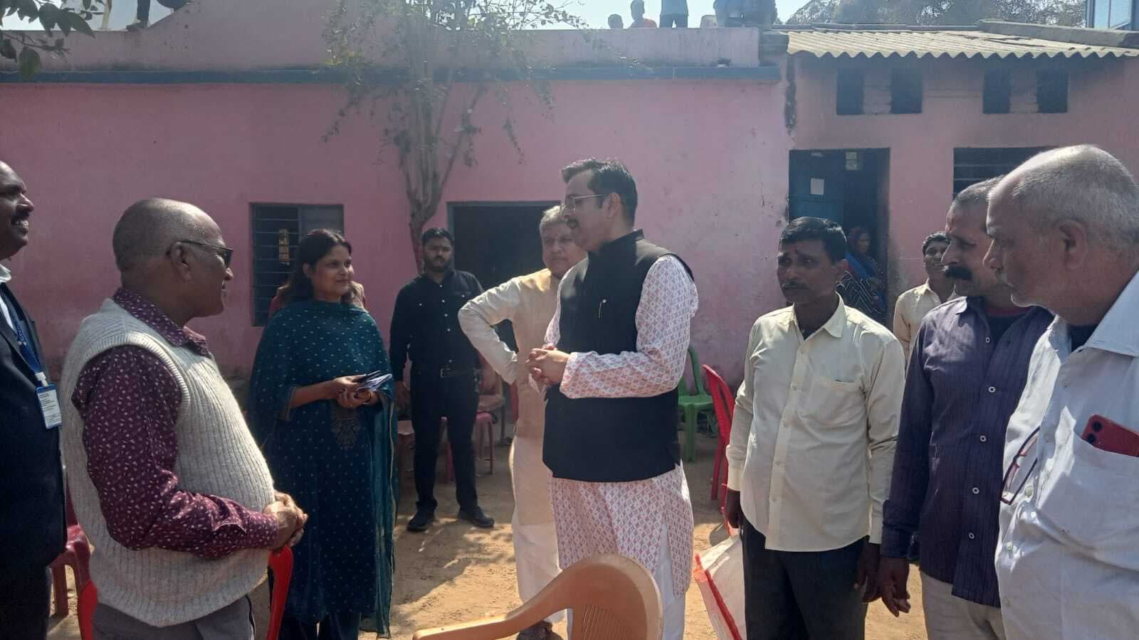 सोमेश्वरनाथ महादेव मंदिर में पटना हाई कोर्ट के न्यायाधीश ने टेका माथा