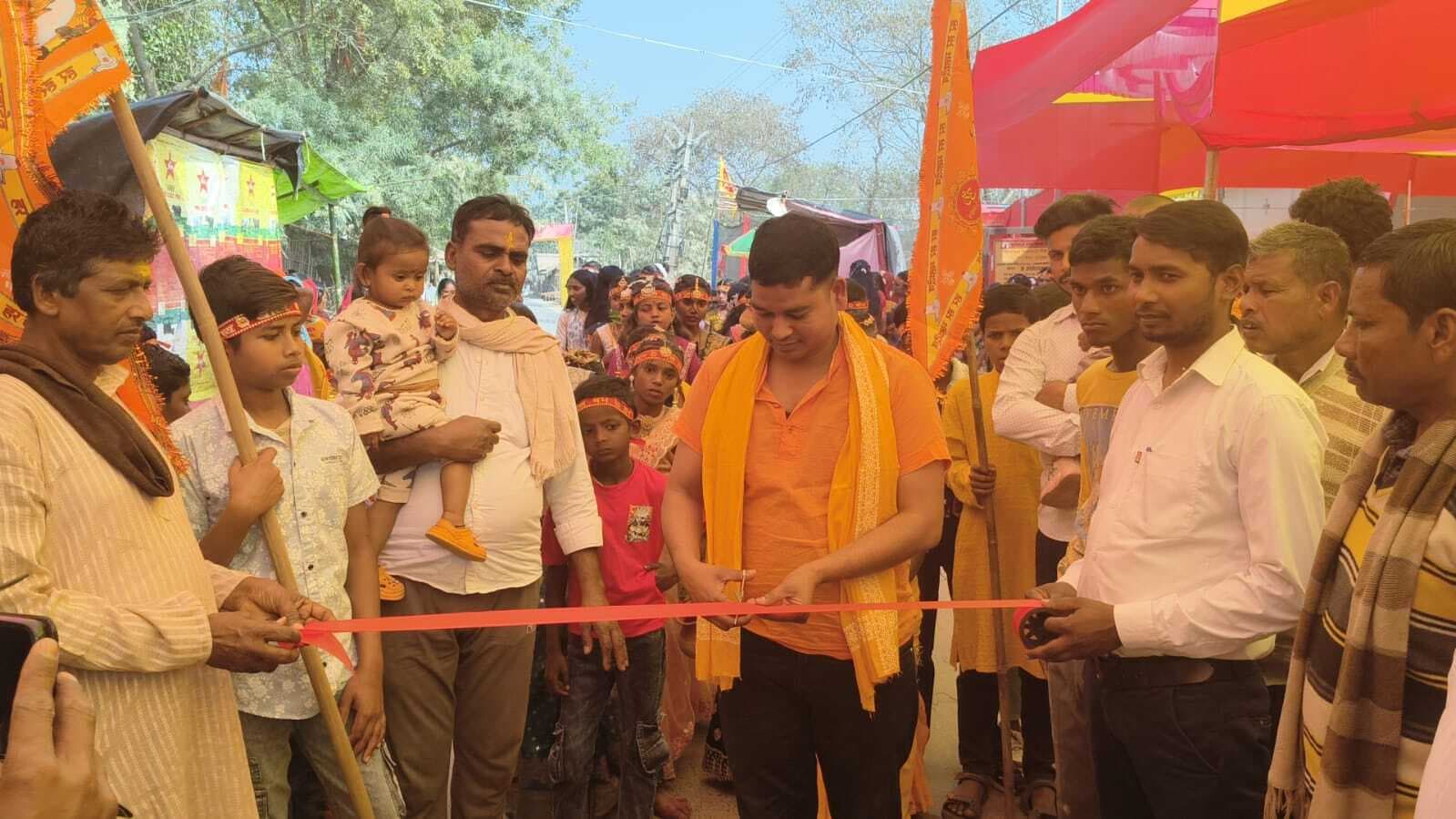 72 घंटे का संकीर्तन को निकाली कलश शोभायात्रा