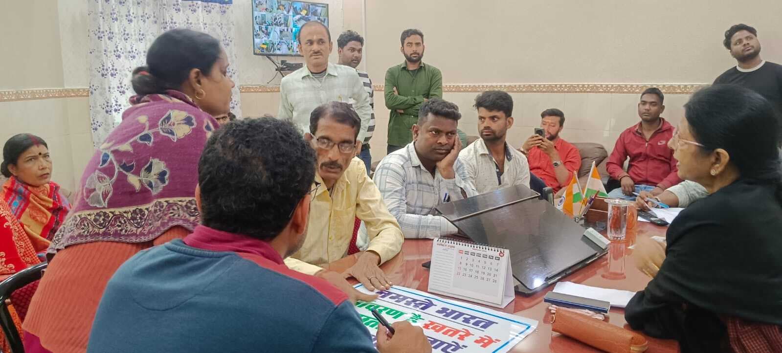 महापौर ने जनता दरबार में सुनी जनसमस्याएं