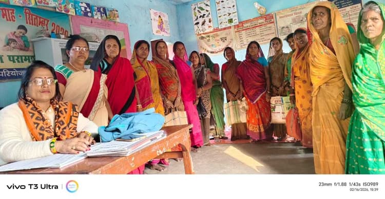 आंगनबाड़ी केंद्रों पर टीएचआर का किया विरतण