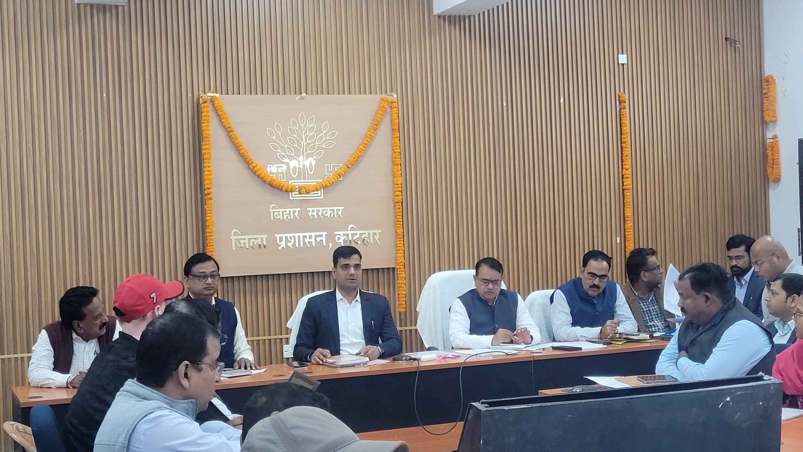 सरकारी कार्यो के लिए भूमि उपलब्ध कराने का निर्देश