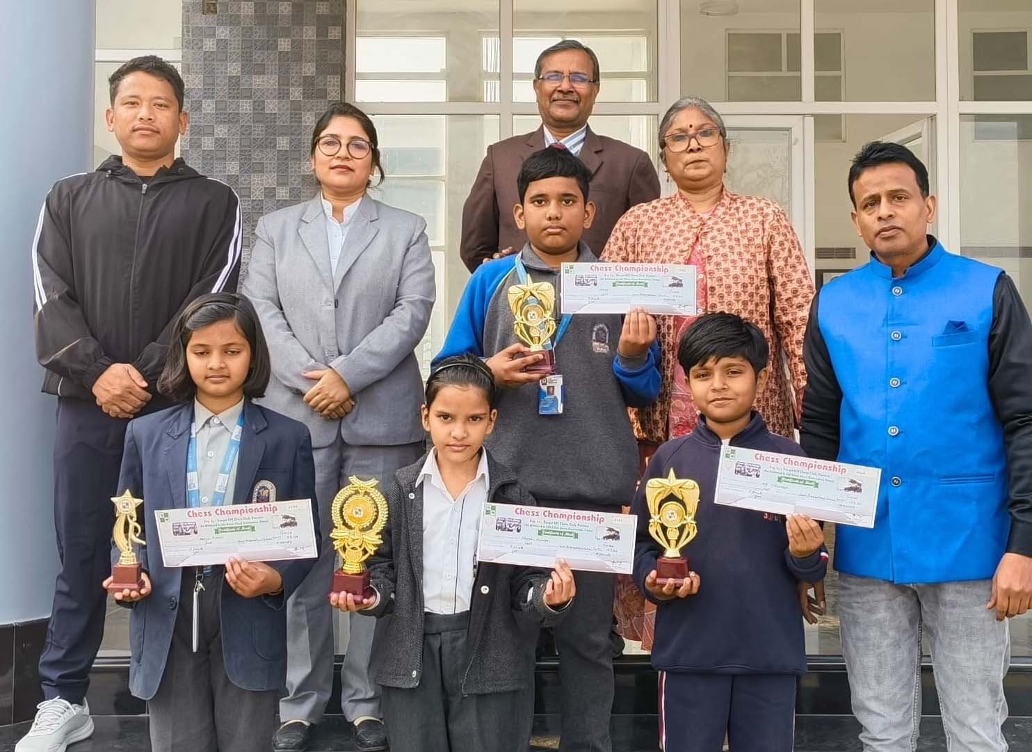 शतरंज प्रतियोगिता में बच्चों ने दिखाया अपना कमाल