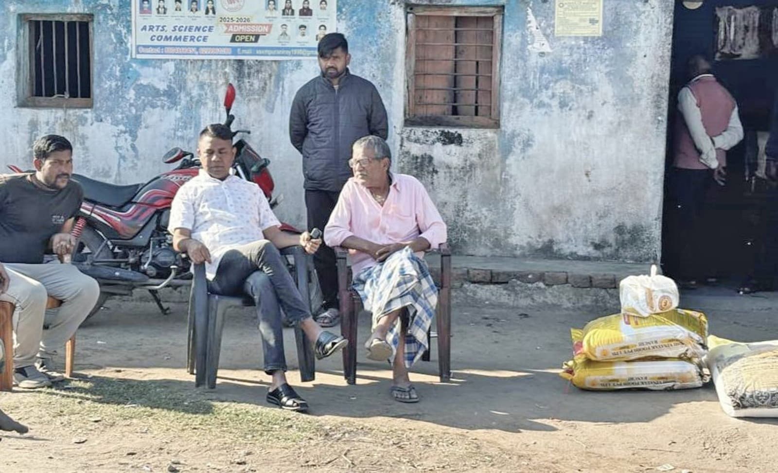 मृतका के परिवार को दी सहायता