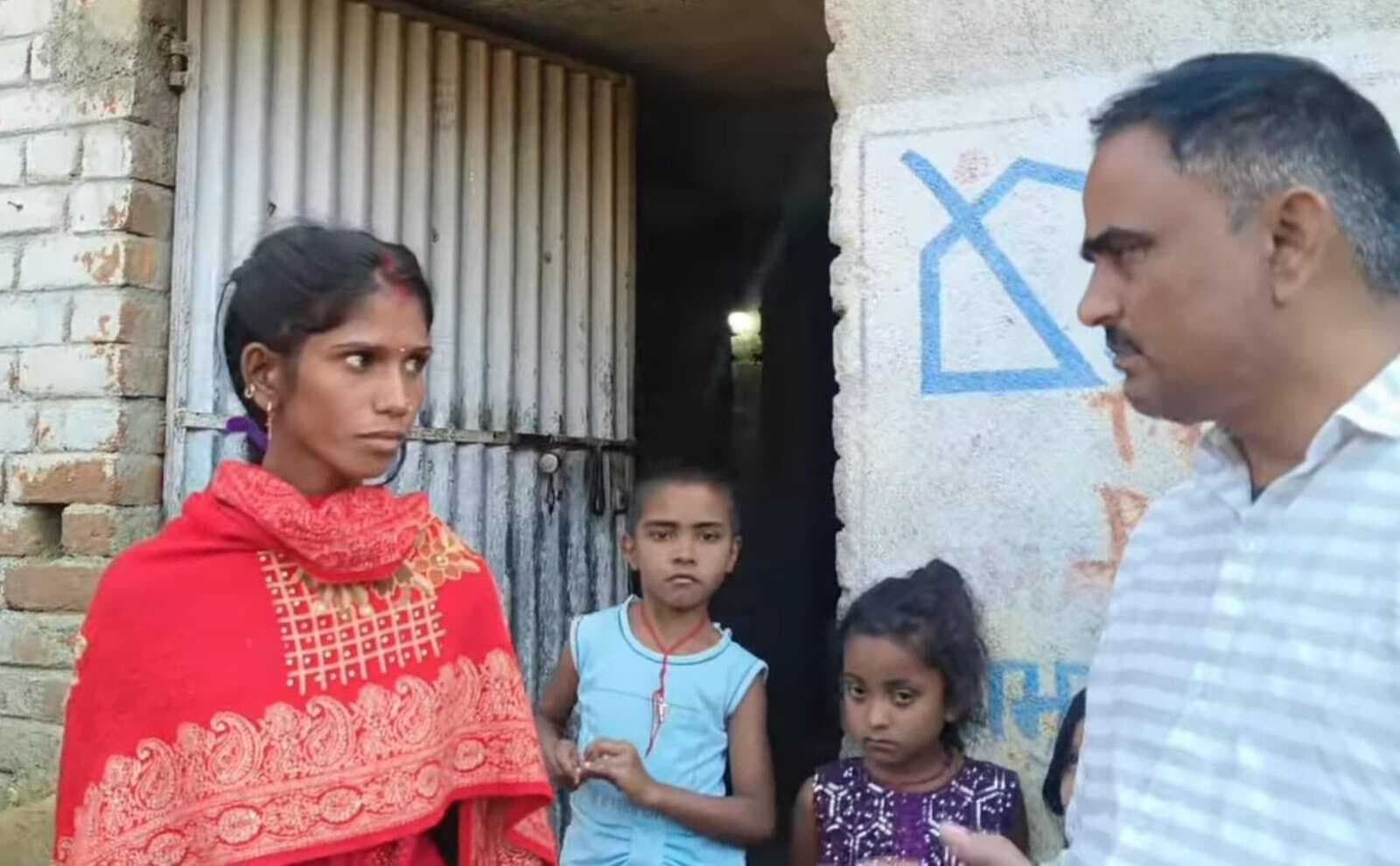 Giridh news :शिव बरात देखने गया था परिवार, घर में हो गयी चोरी