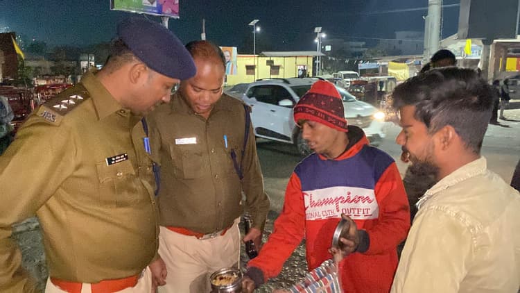 Giridh news :बस स्टैंड में चला सघन वाहन जांच अभियान