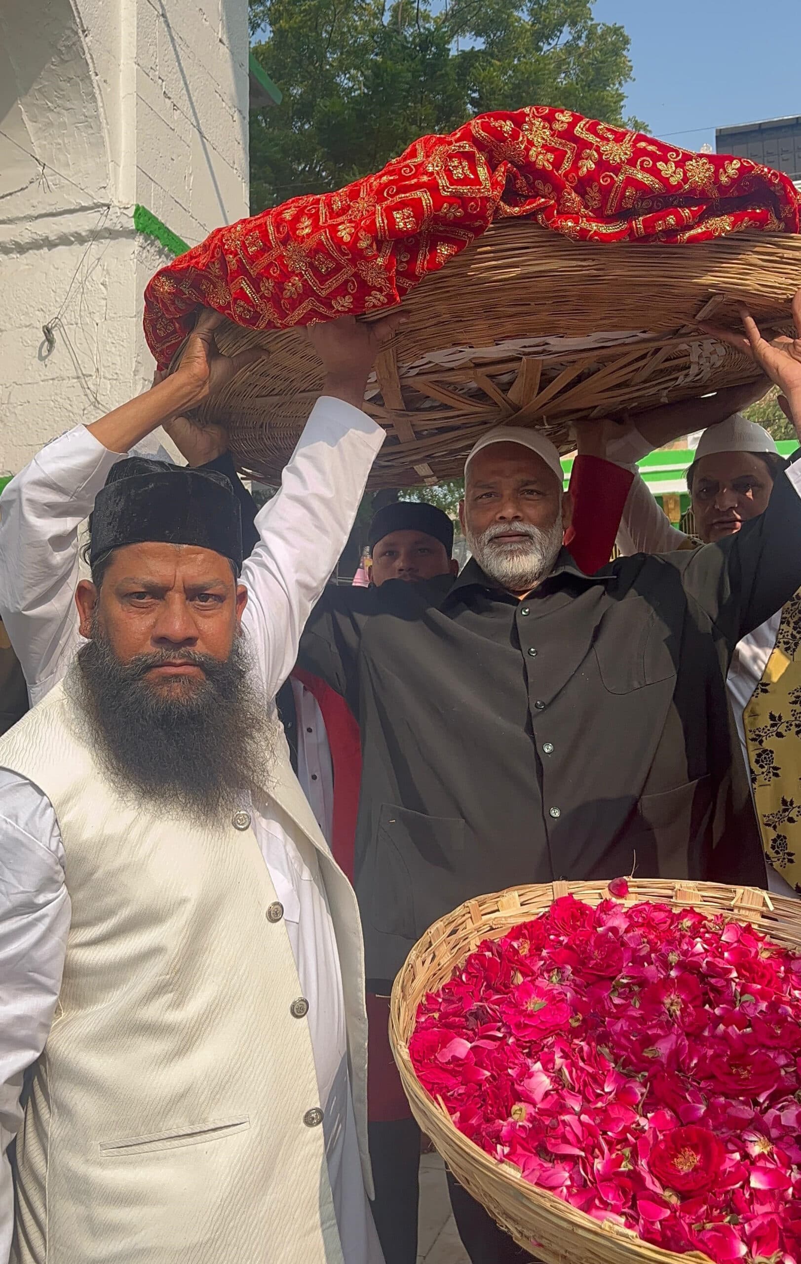 सांसद ने अजमेर शरीफ में चादरपोशी कर मांगी पूर्णिया की तरक्की की दुआ