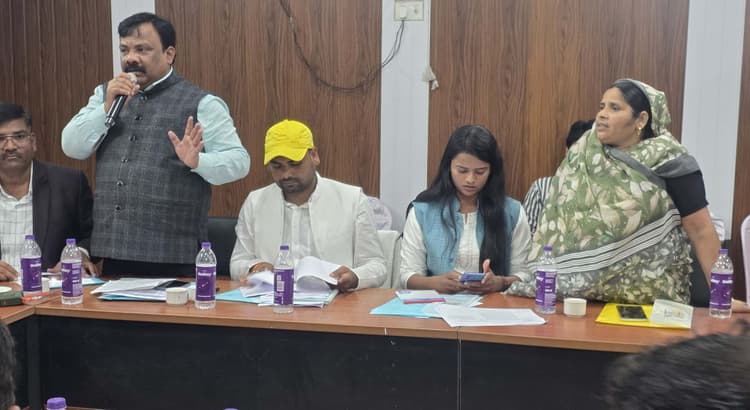 जिला परिषद की बैठक में उठे रानीपतरा के कई मुद्दे, गड़बड़ी की जांच की मांग