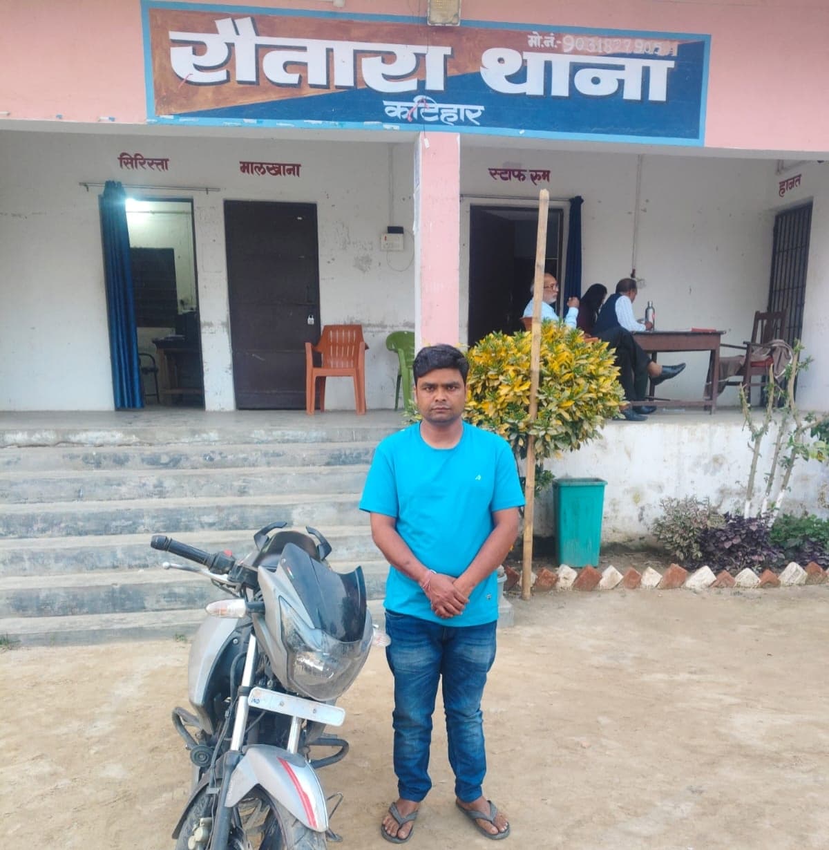 चोरी की बाइक के साथ युवक गिरफ्तार