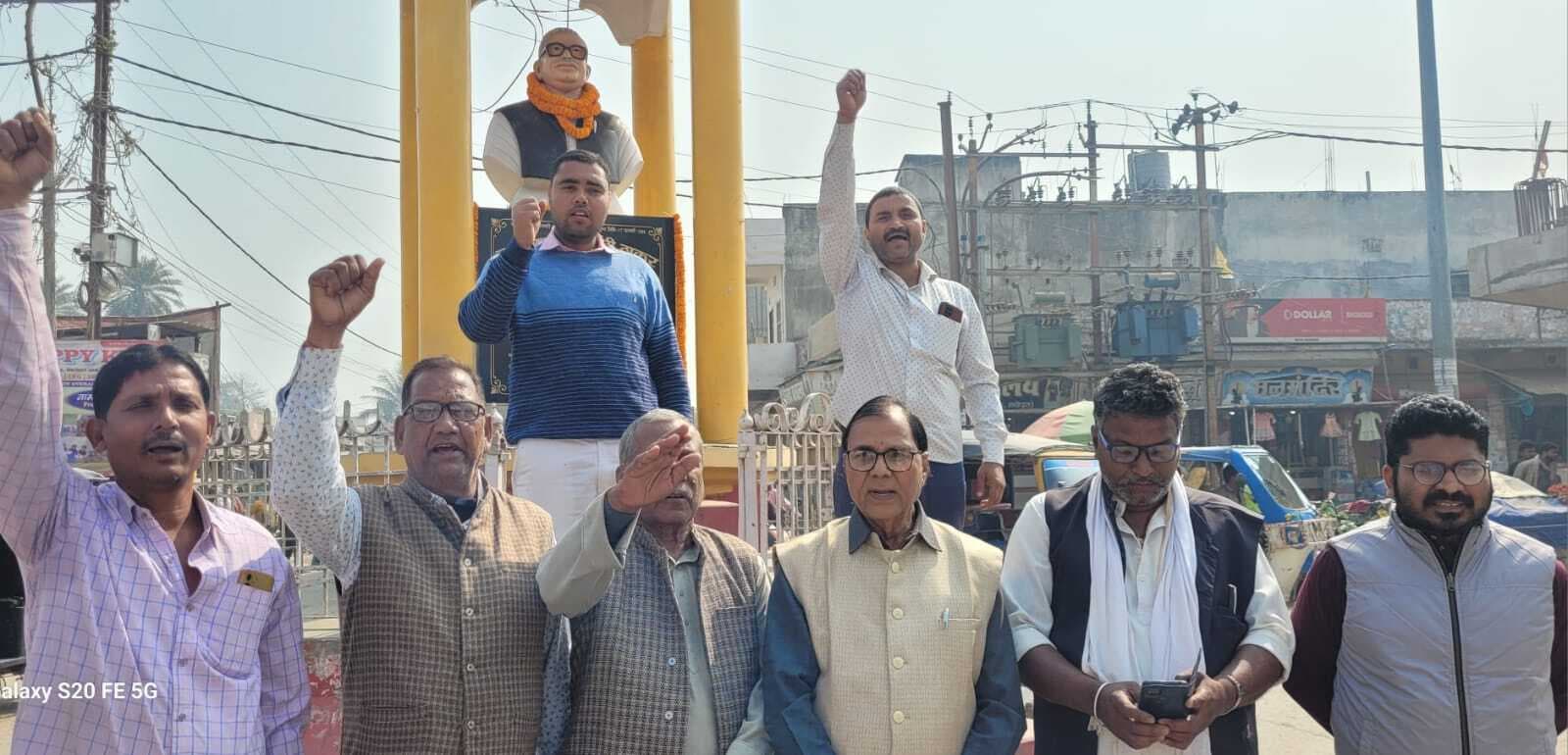 जननायक कर्पूरी ताजिंदगी सादगी, ईमानदारी व त्याग की प्रतिमूर्ति बने रहे डॉ मधेपुरी