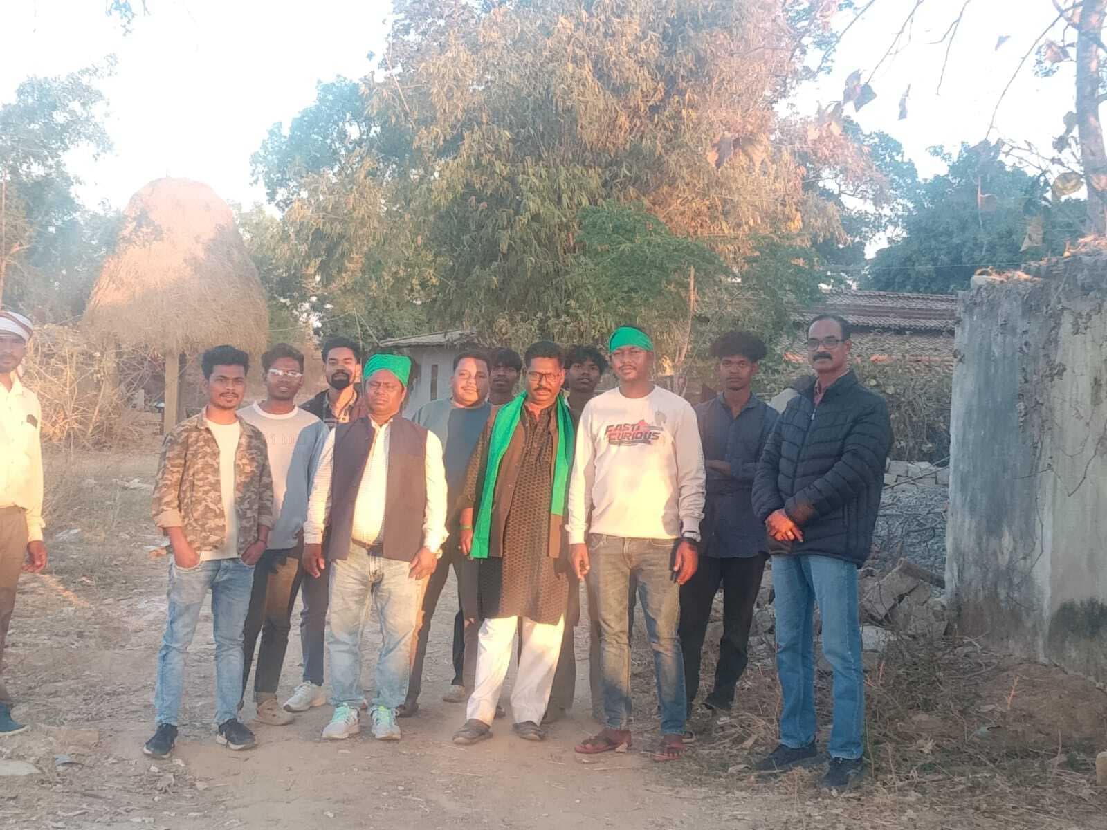 कर्रा के पीपर टोली में जल्द बनेगी सड़कः विधायक