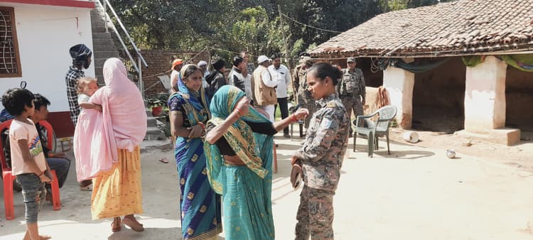 अलाव तापने में झुलसी महिला, मौत