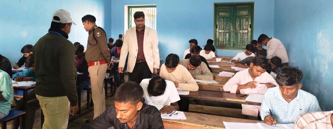 मुंगेर जिले के 22 केंद्रों पर मैट्रिक परीक्षा आरंभ, पहले दिन 468 परीक्षार्थी रहे अनुपस्थित