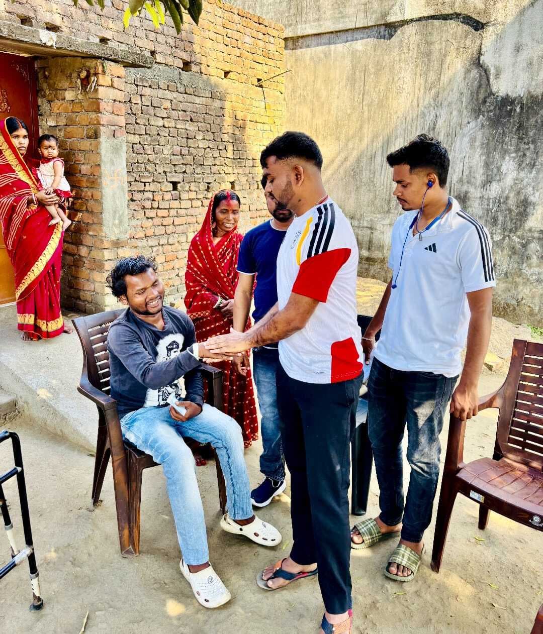 Bokaro News : विधायक जयराम ने की दिव्यांग छात्र की मदद