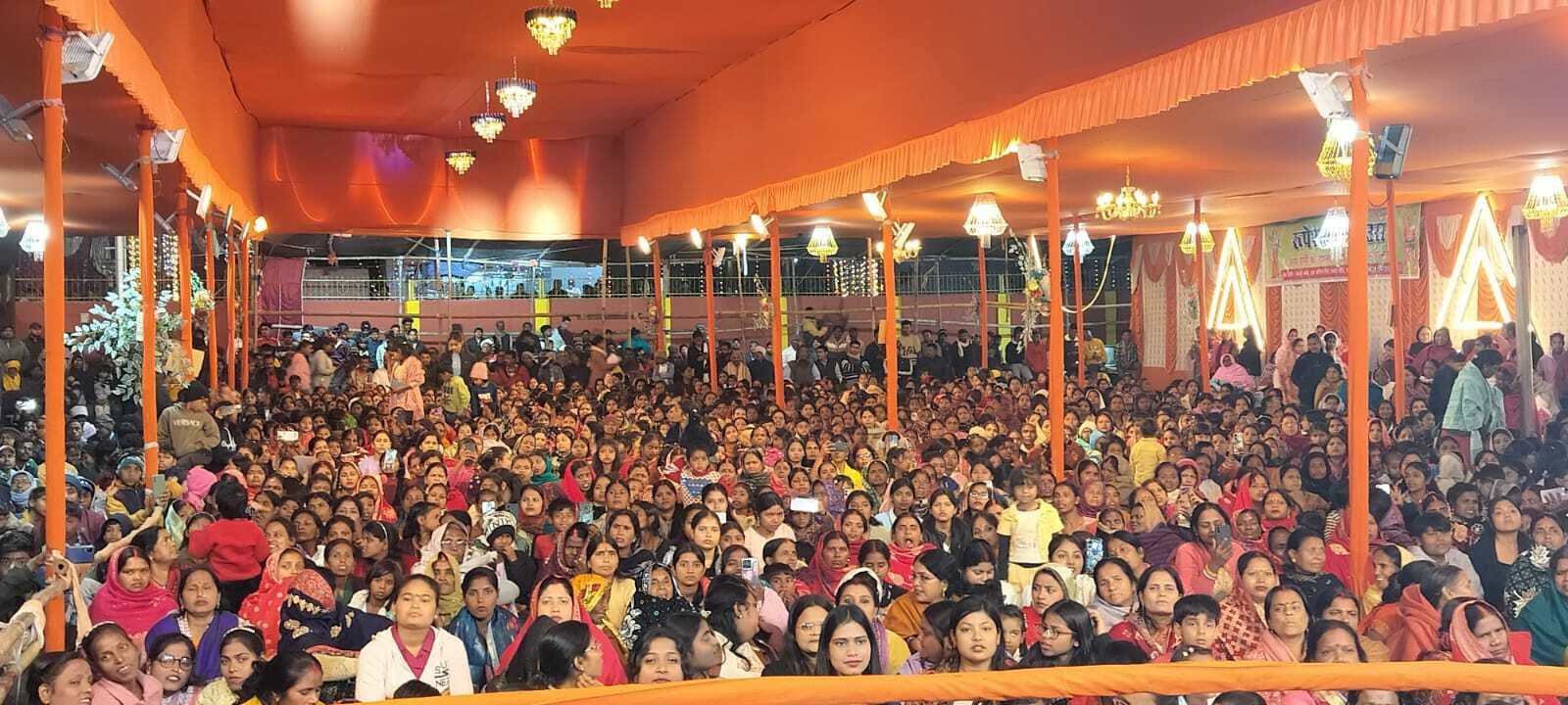 Bokaro News : आर्यन बाबू के गीतों पर झूमे लोग
