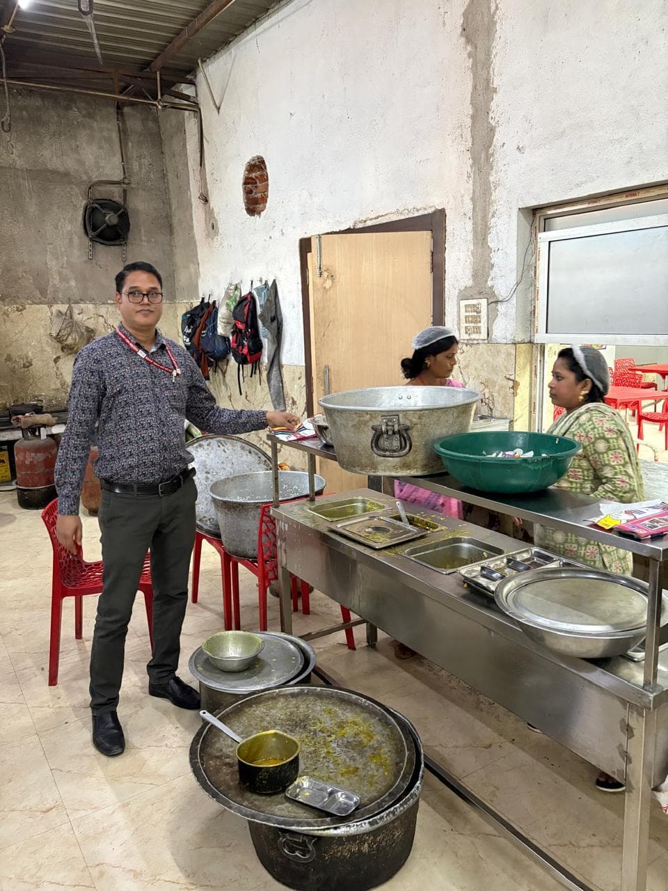 Seraikela Kharsawan News : बिना लाइसेंस के कैंटीन बंद करने का आदेश