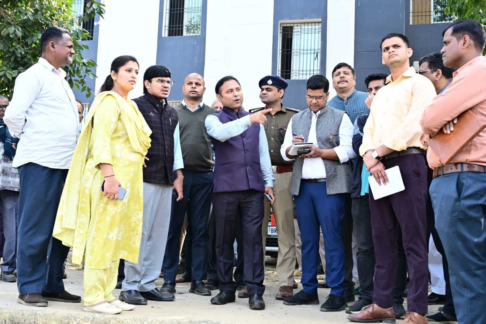 Bhagalpur news डीएम ने जगदीशपुर प्रखंड के बैजनी पंचायत का किया दौरा