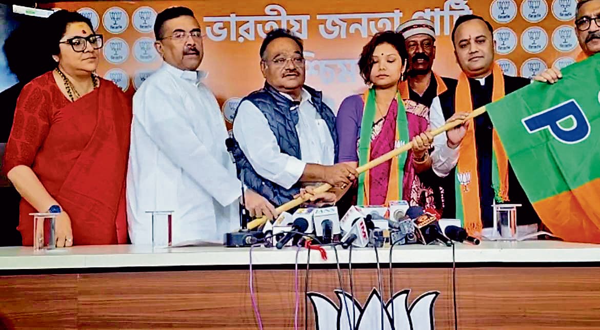 पूर्व मंत्री क्षिति की बेटी कस्तूरी भाजपा में