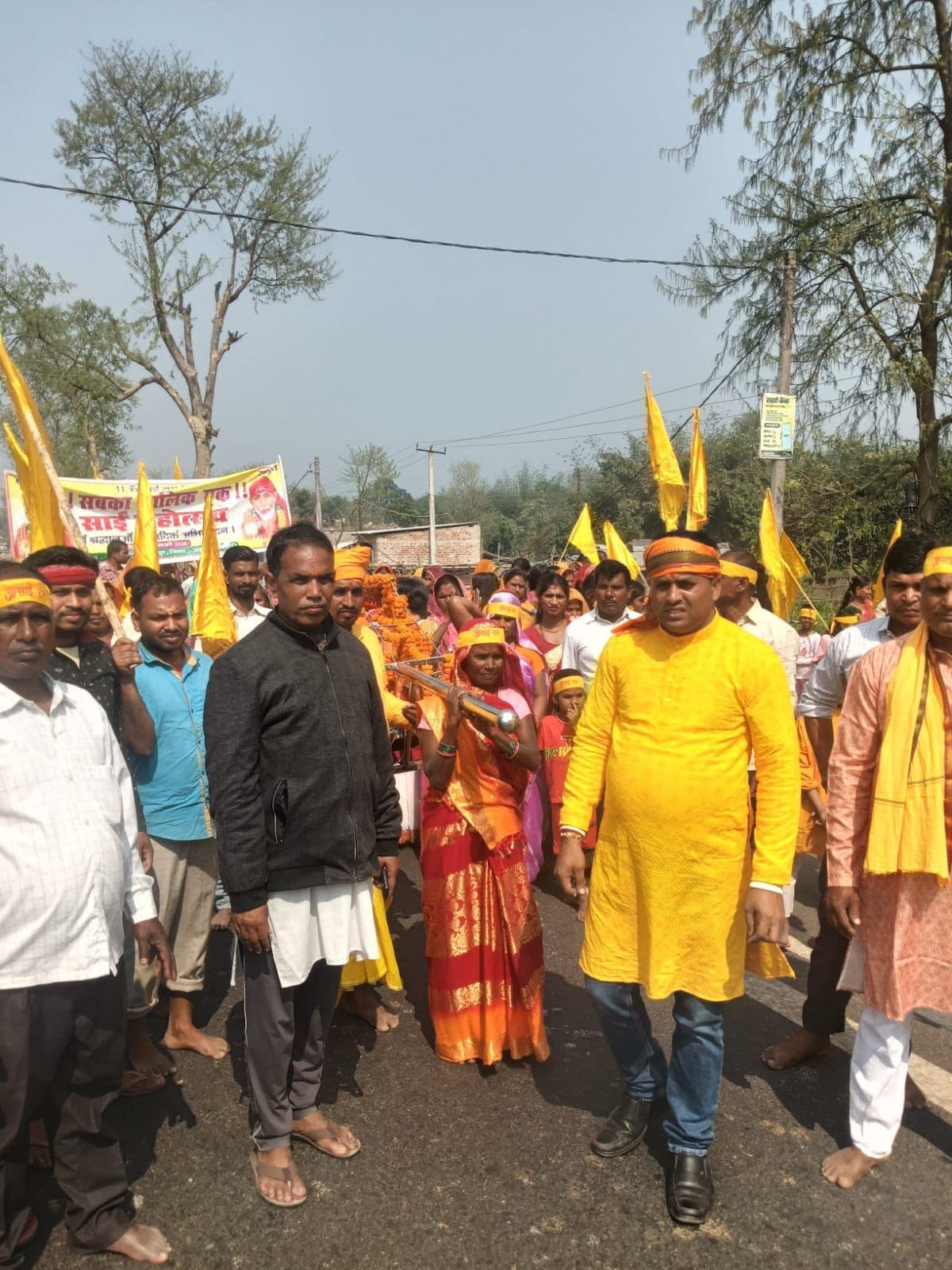 कलश व शोभायात्रा के साथ शुरू हुआ सांई महोत्सव