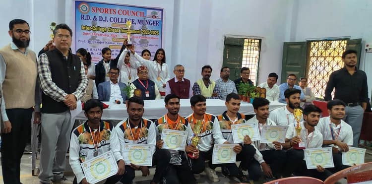इंटर कॉलेज शतरंज टूर्नामेंट के पुरुष व महिला वर्ग में डीजे कॉलेज विजेता