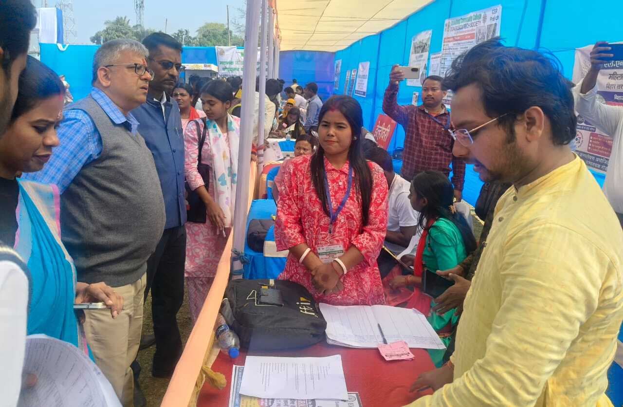 जीविका ने आयोजित किया रोजगार मेला, मेले में 619 युवाओं ने कराया पंजीयन