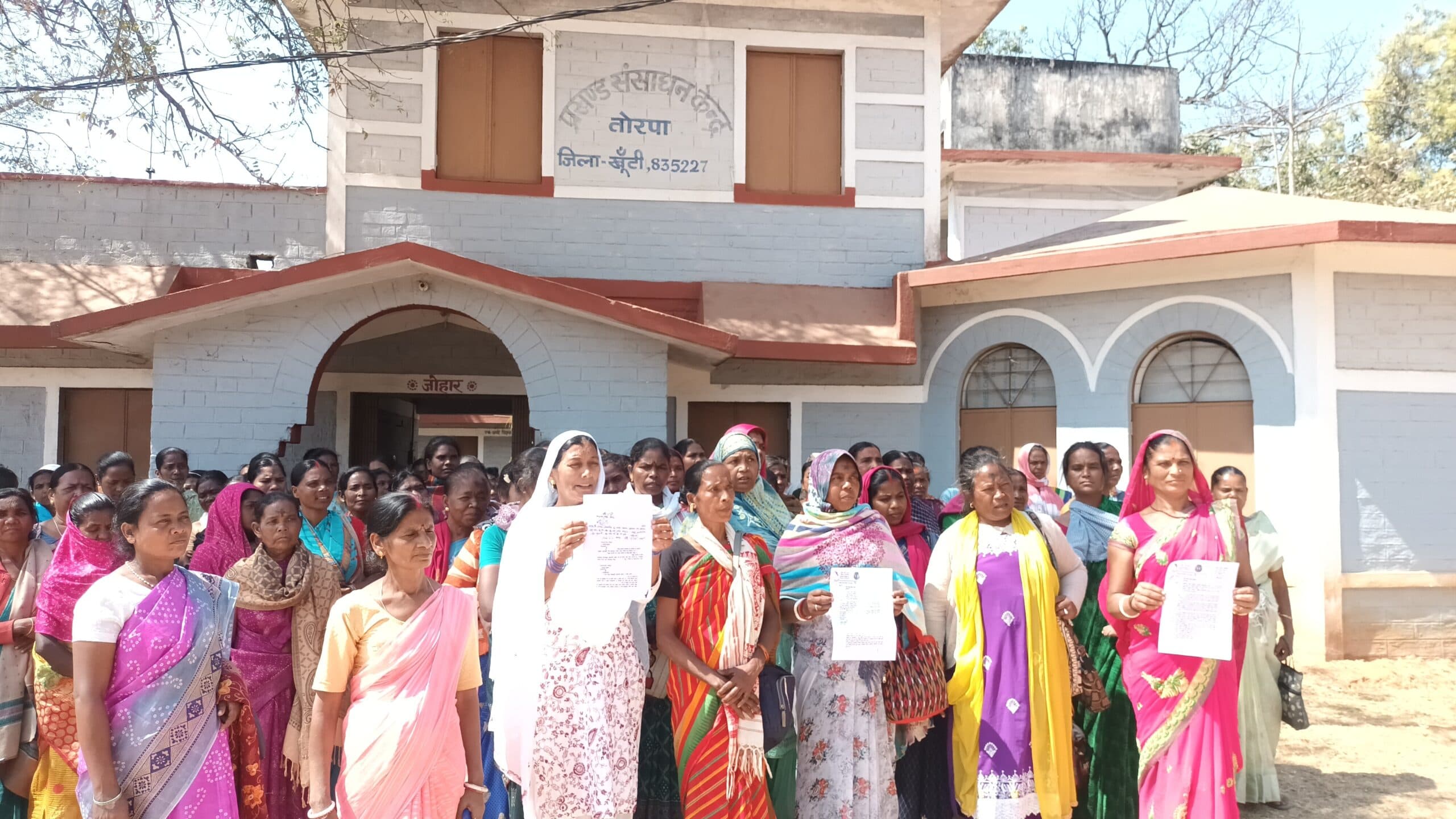 ओके ::: हड़ताल पर गयी रसोइया, संयोजिका अध्यक्ष