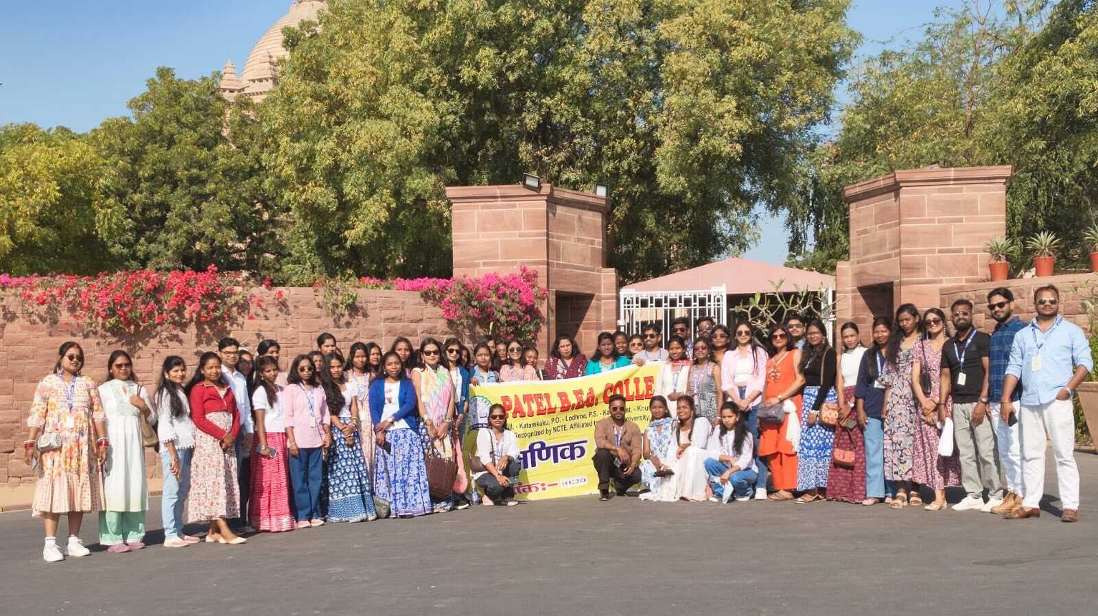 शैक्षणिक भ्रमण पूरी कर लौटे विद्यार्थी